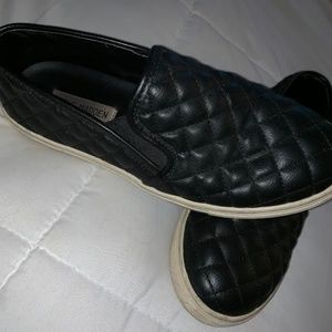 Steve Madden Shoes - Steve Madden Black Quilted Shoes Size 7.5 Steve Madden Shoes - Steve Madden Black Quilted Shoes Size 7.5